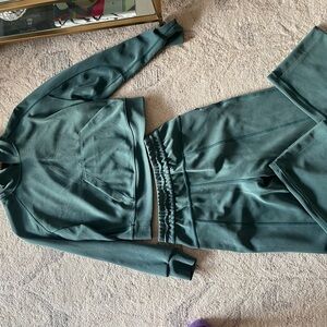 Lululemon softstreme set